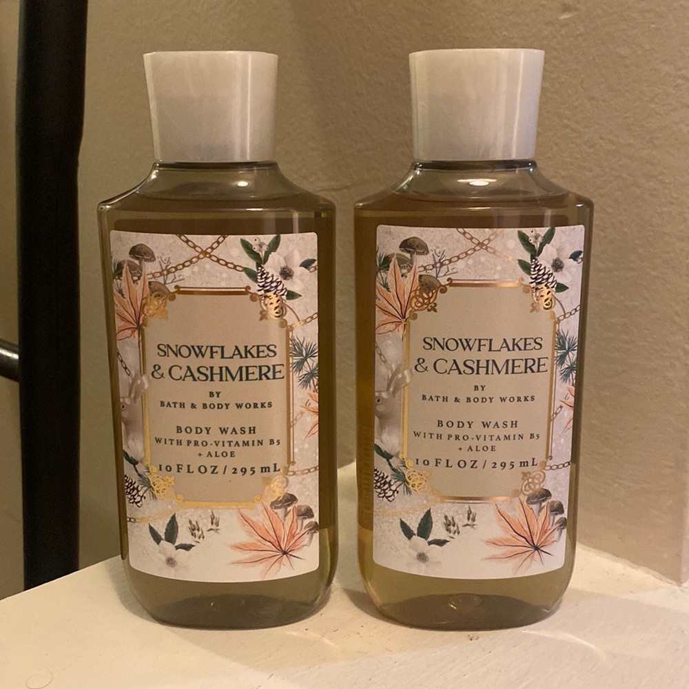 2 New Snowflakes & Cashmere Body Wash Bath and Body Works
